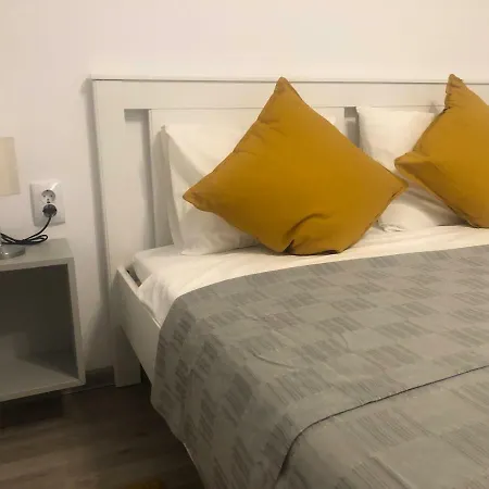 100 Sqm Central 2 Bedrooms Διαμέρισμα *