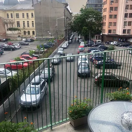 Apartment 100 Sqm Central 2 Bedrooms